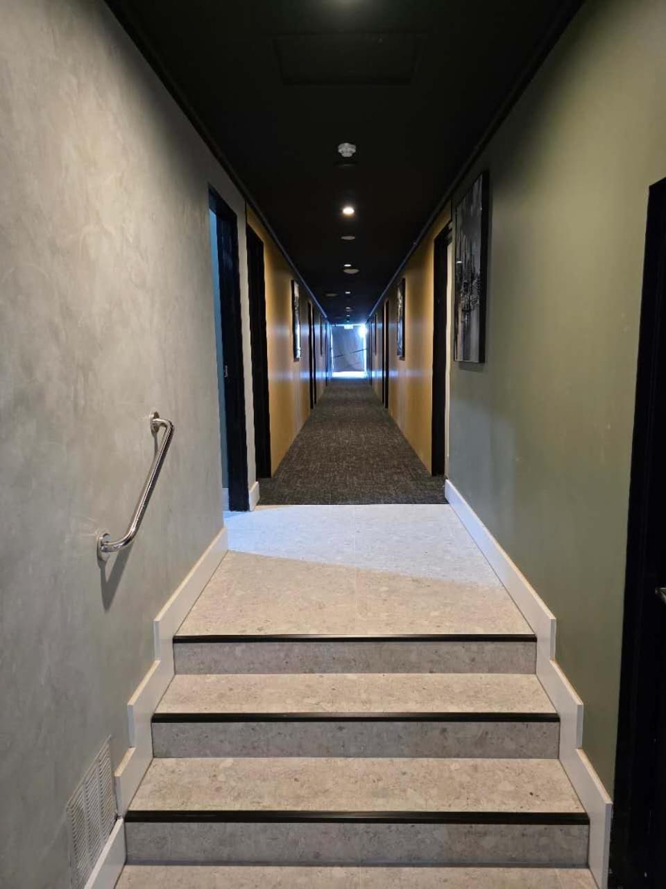 The Parkmore Hotel Melburne Exterior foto