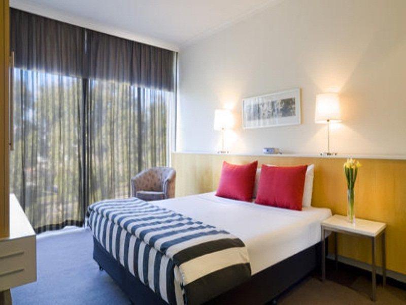The Parkmore Hotel Melburne Exterior foto